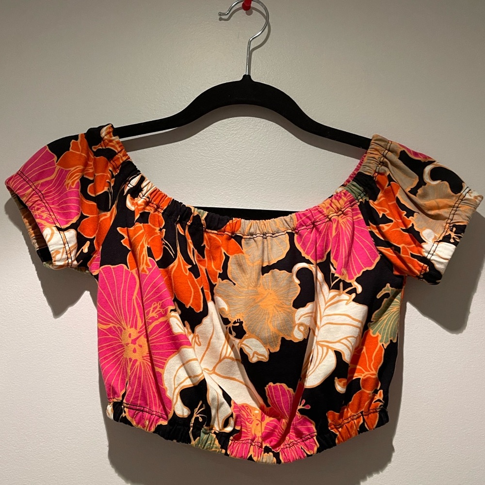 Aritzia Wilfred Cropped off shoulder Top - XXS